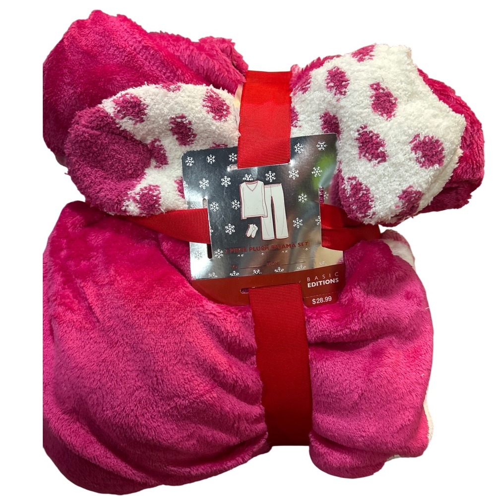 Basic Editions XL NEW Womens 3 Piece Plush Pajama Set Pink Plaid Top Pants Socks